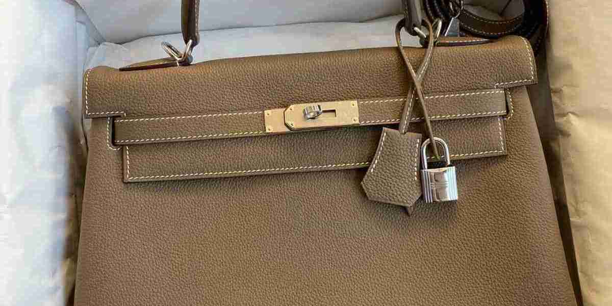 a decade ago when Hermes Handbags Outlet showed his first collection